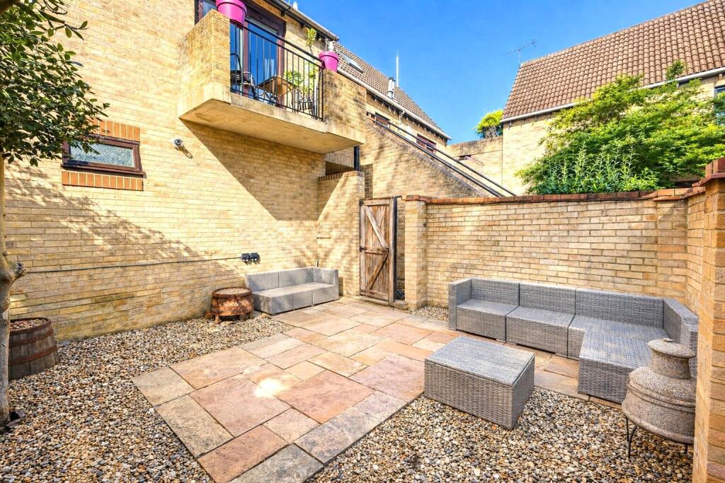Main image of property: Maiden Place, Lower Earley, Reading, Berkshire, RG6