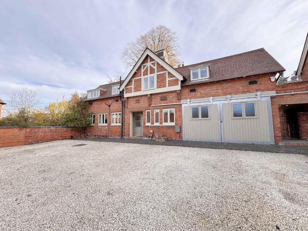 Main image of property: High Street, Yelvertoft