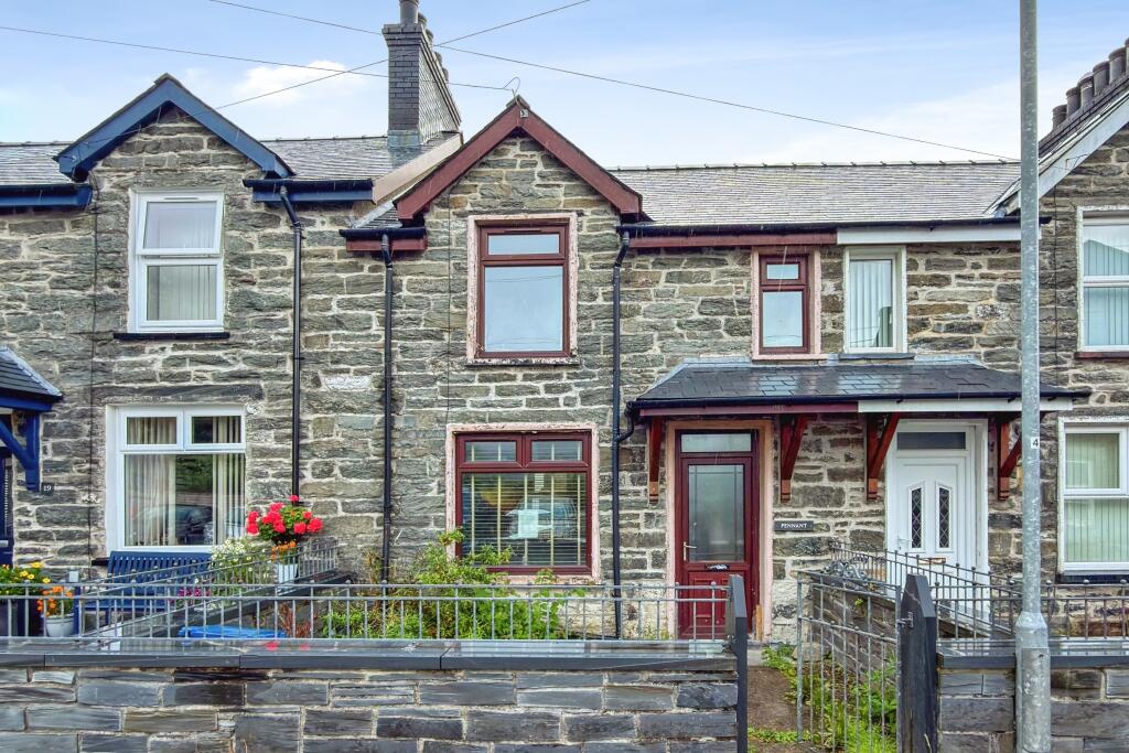 Main image of property: 18 Park Square, Blaenau Ffestiniog, Gwynedd LL41 3AD