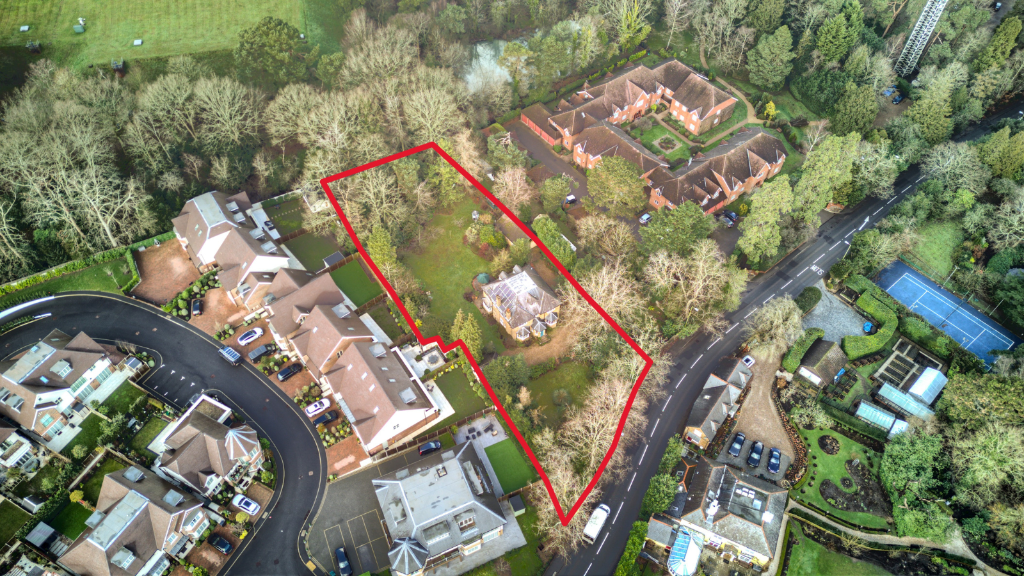Main image of property: Birchville Cottage, Heathbourne Road, Bushy Heath, WD23 1PB