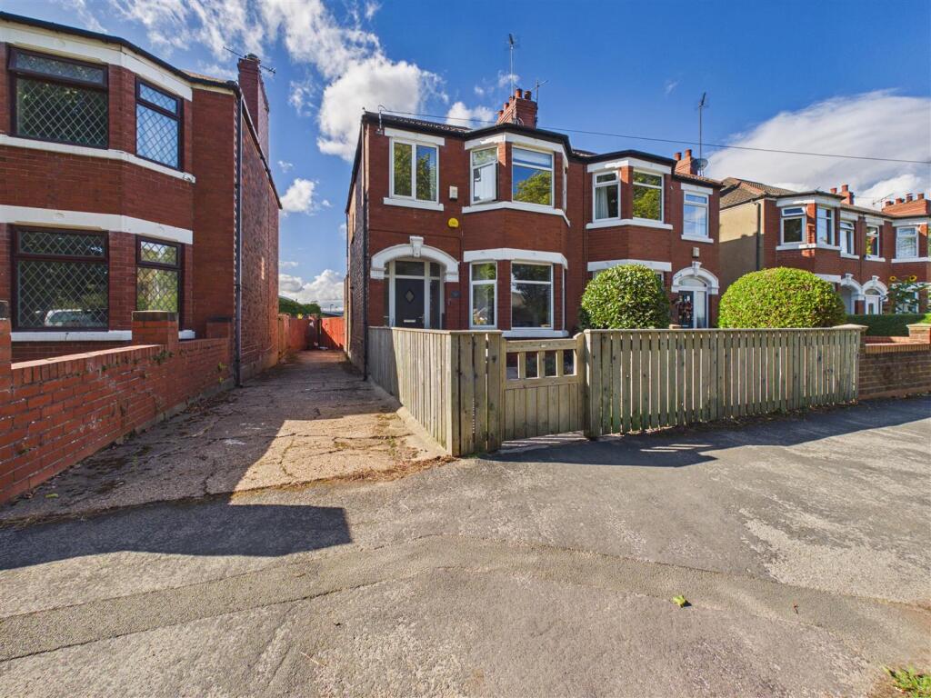 Main image of property: Pickering Road, Hull