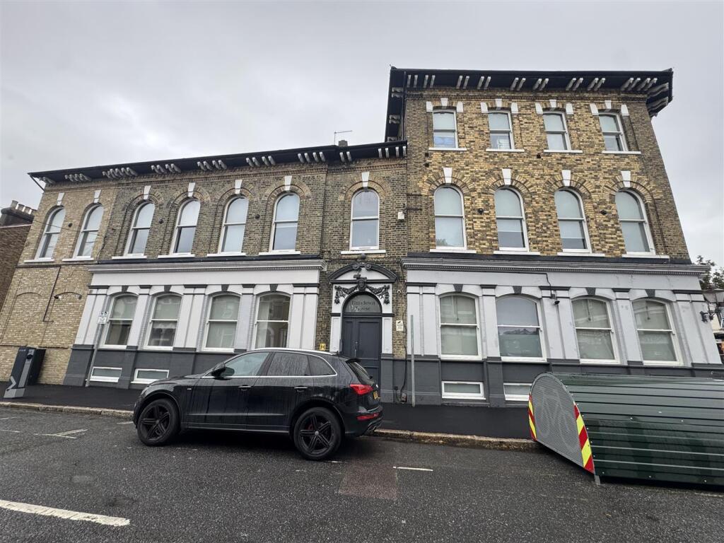Main image of property: Portway, Stratford, E15