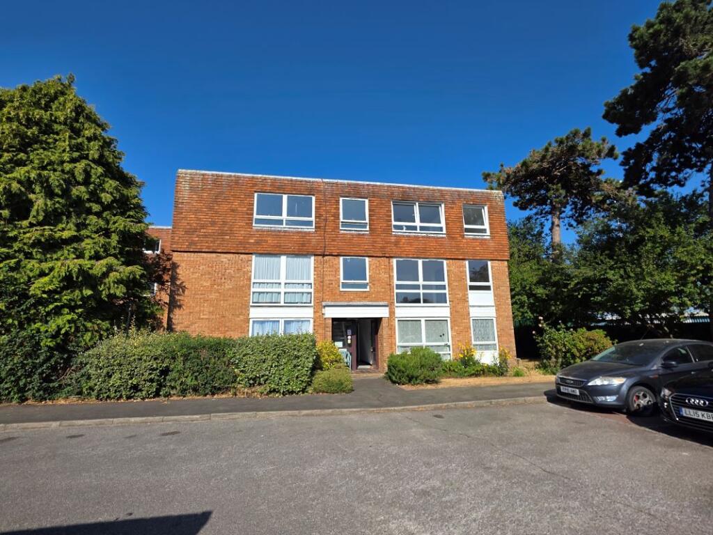 Main image of property: 75 Kyoto Court, Bognor Regis, West Sussex, PO21 2UL