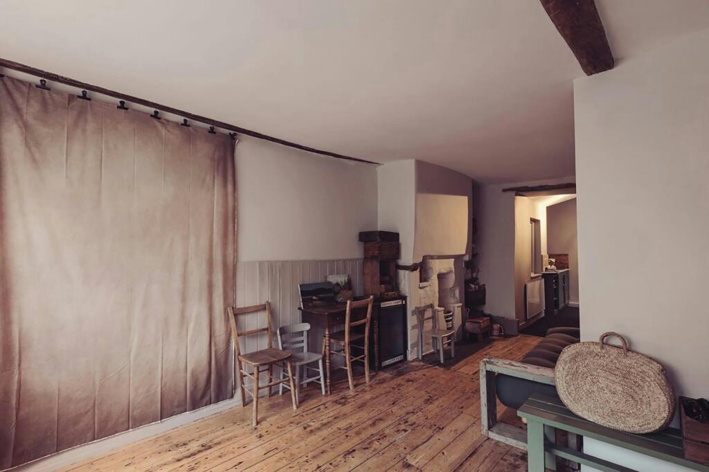 Studio_012.jpg