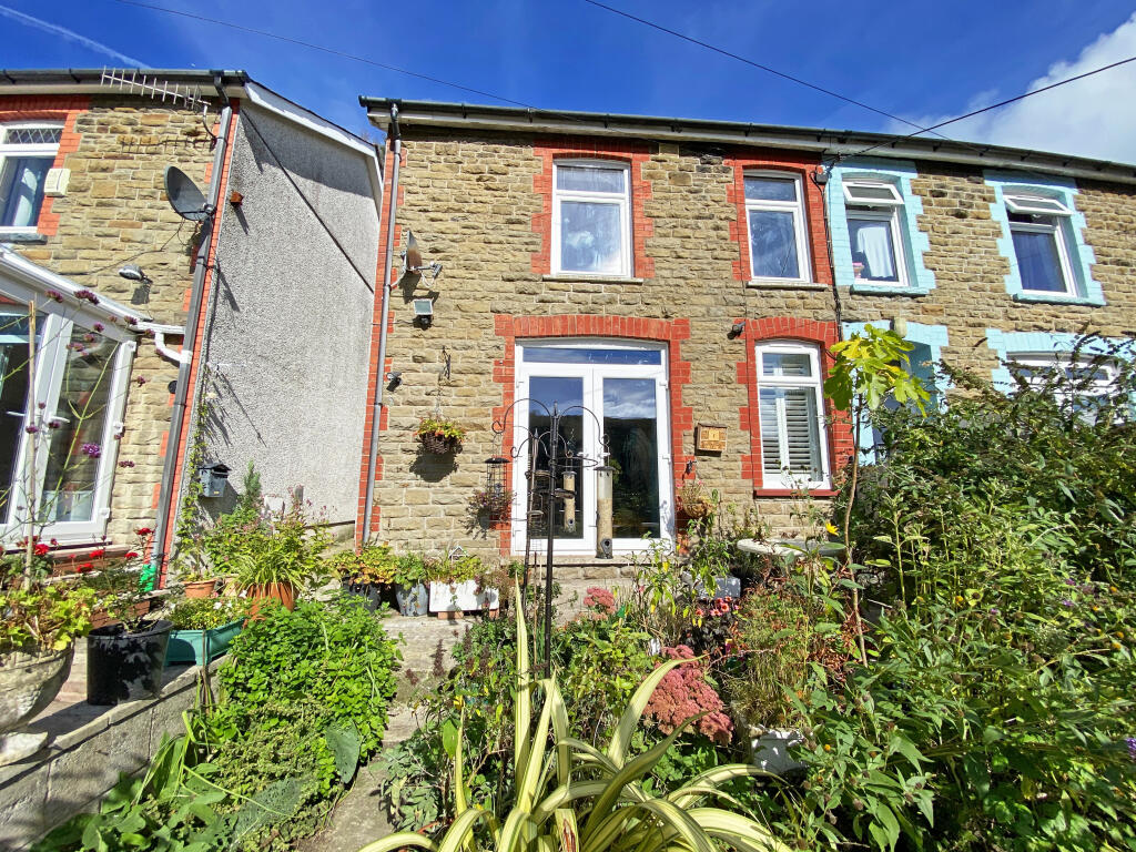 Main image of property: Cefn Road Upper, Deri, Bargoed, CF81 9GW