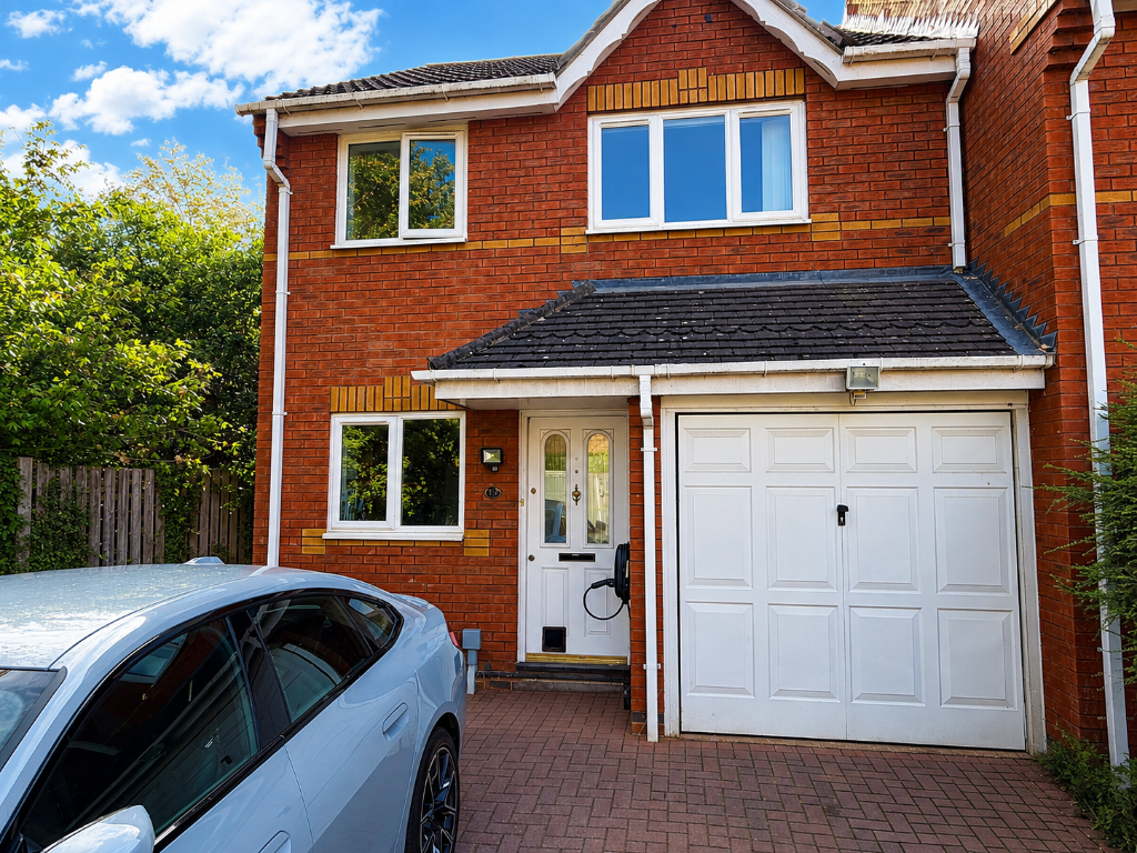 Main image of property: Denston Close, Northampton, Northamptonshire, NN4