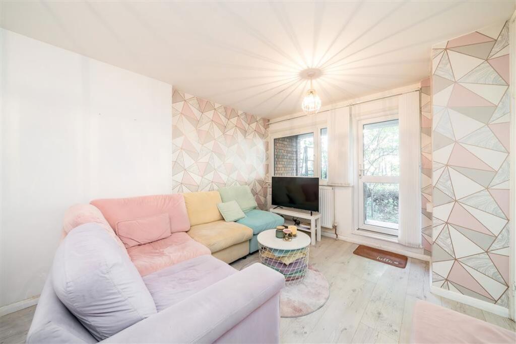 Main image of property: Rhodeswell Road, Canary Wharf