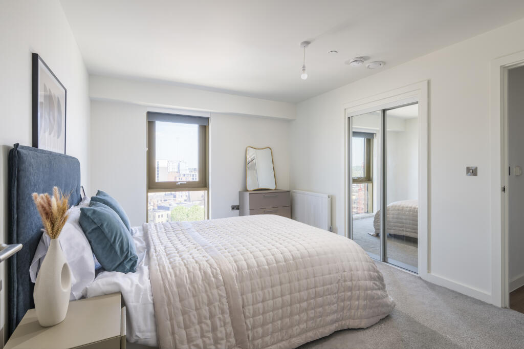 Main image of property: Alloway Courtyard, Weldale Street, Reading