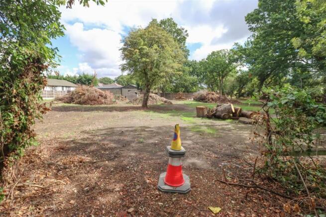 LAND BOSCOMBE AVENUE-4.jpg