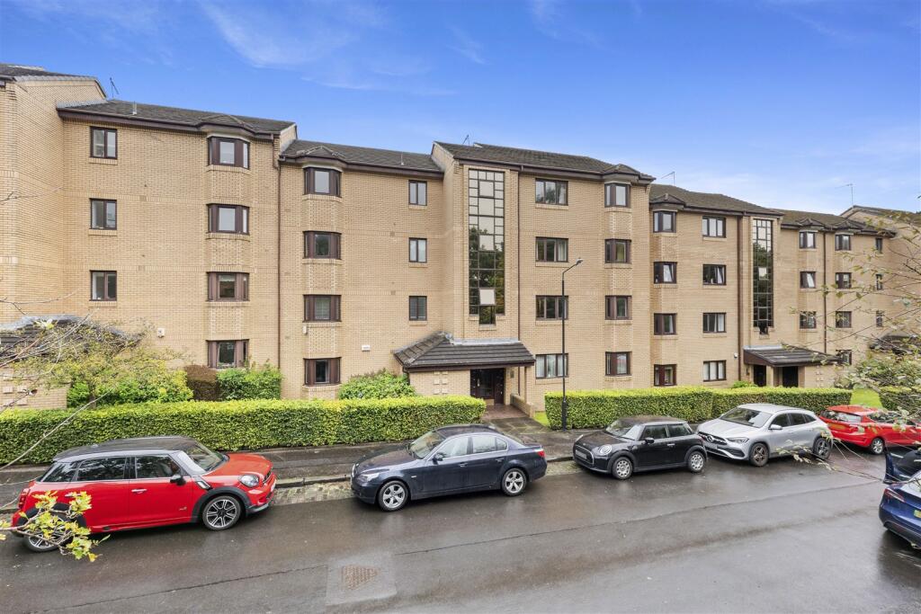 Main image of property: Flat 32 34 Addison Road, Kelvinside, G12 0TT
