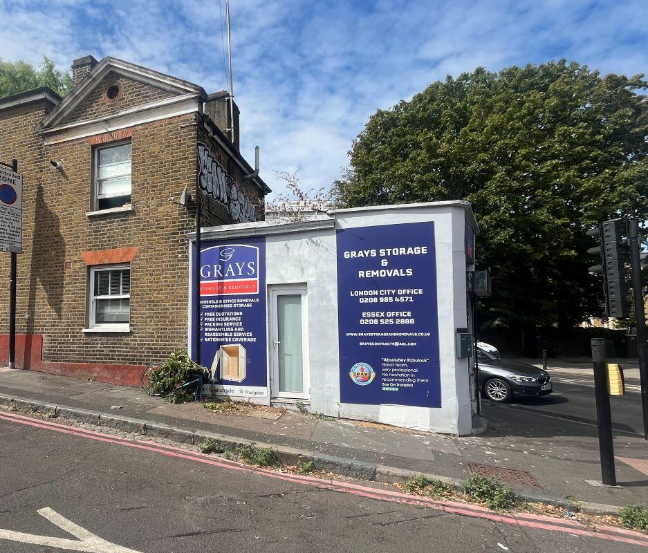 Main image of property: 35A Brookfield Road, Hackney, London, E9 5AH