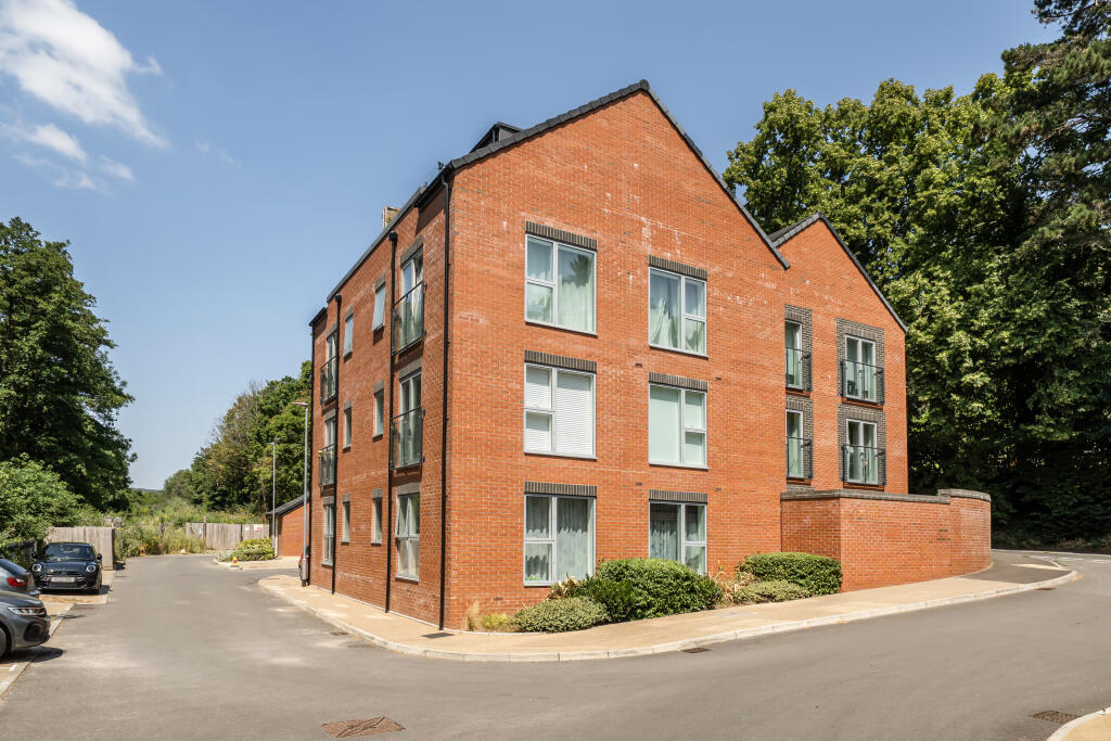 Main image of property: Bath Road, Woodchester, GL5