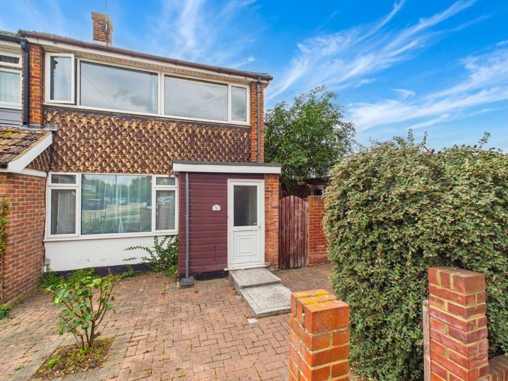 Main image of property: Larkswood Road, Corringham, SS17