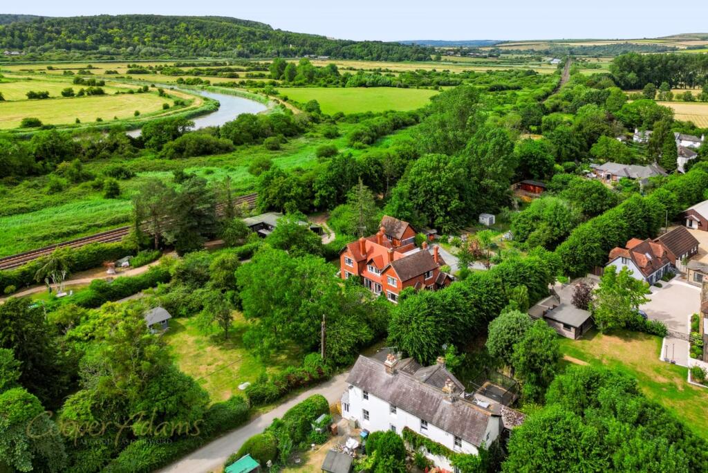 Main image of property: Warningcamp, Arundel, BN18