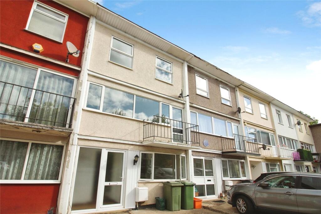 Main image of property: Long Riding, Basildon, SS14