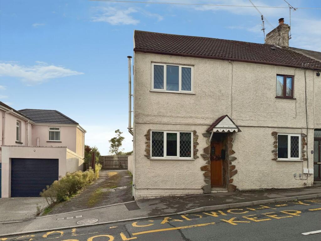 Main image of property: Heol Eglwys, Pen-Y-Fai, CF31