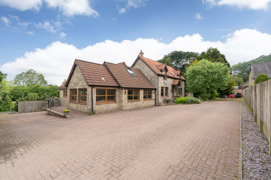 Main image of property: Ronoc Ridge, Swineabbey, East Whitburn