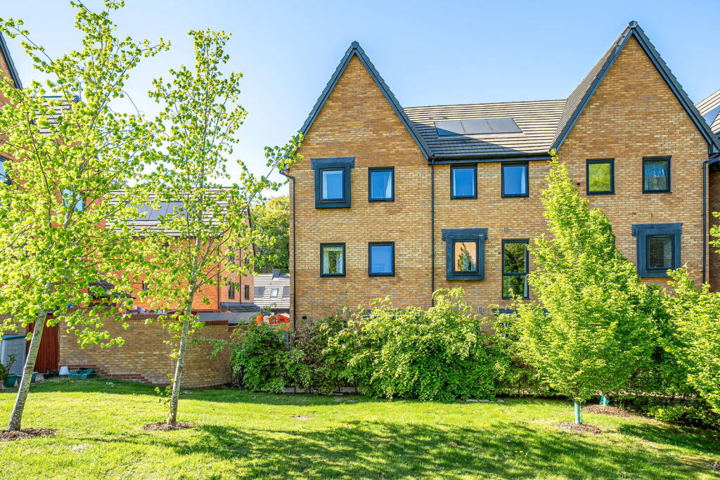 Main image of property: Brassie Close, Basingstoke