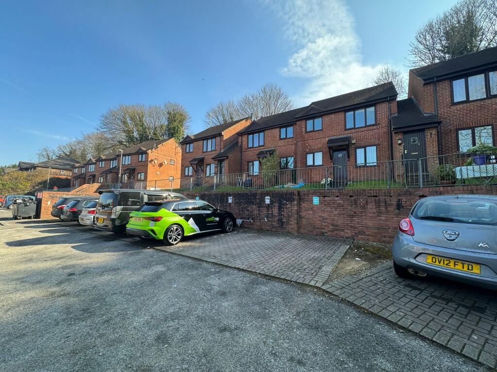 Main image of property: Butlers Court, High Wycombe, Buckinghamshire, HP13