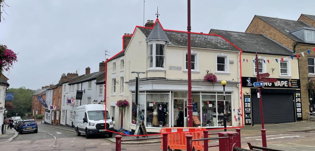 Main image of property: 84 High Street, Daventry, Northamptonshire, NN11