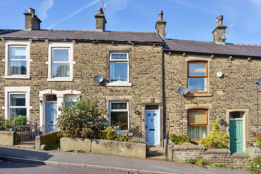 Main image of property: Kiln Lane, Hadfield, Glossop, SK13 1AU