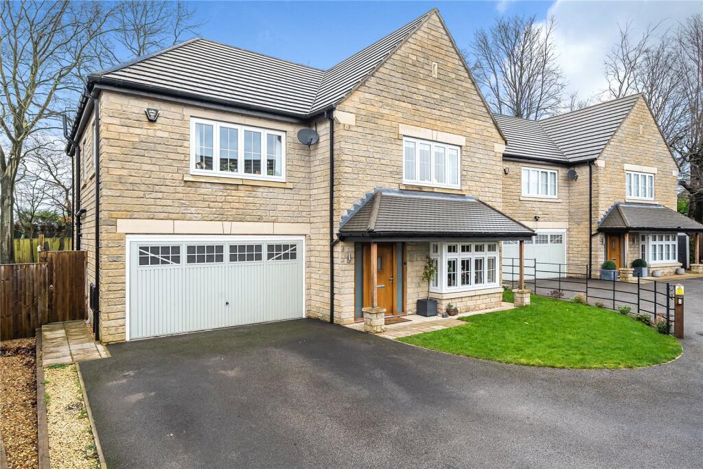 Main image of property: Oakroyd View, Birkenshaw, Bradford, West Yorkshire, BD11