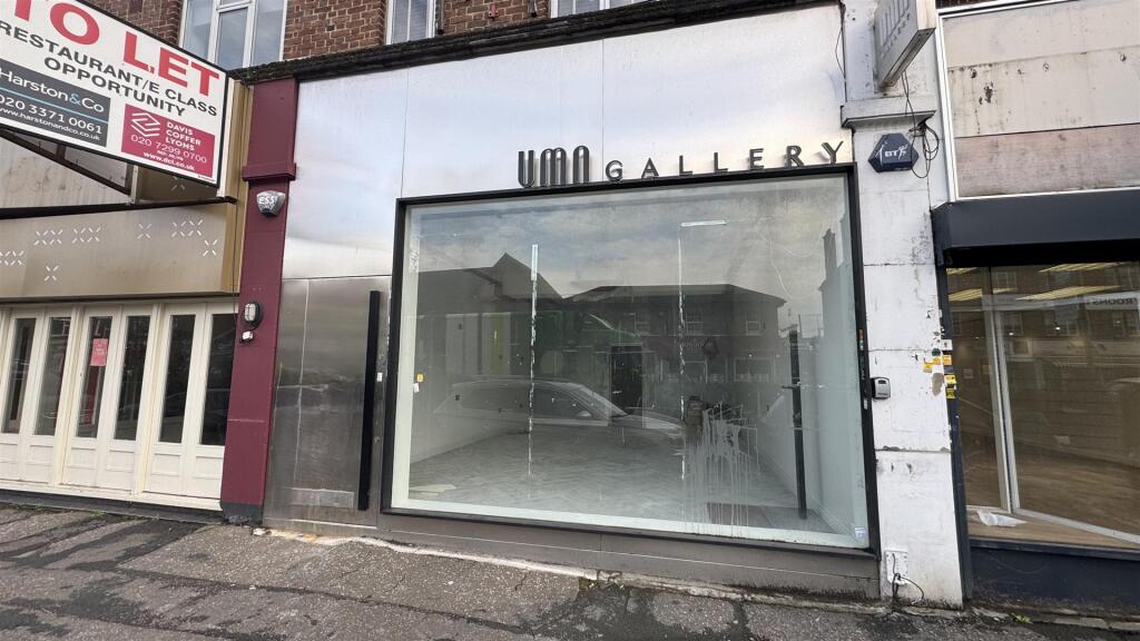 Main image of property: 273 High Road, Loughton, Essex, IG10 1AH