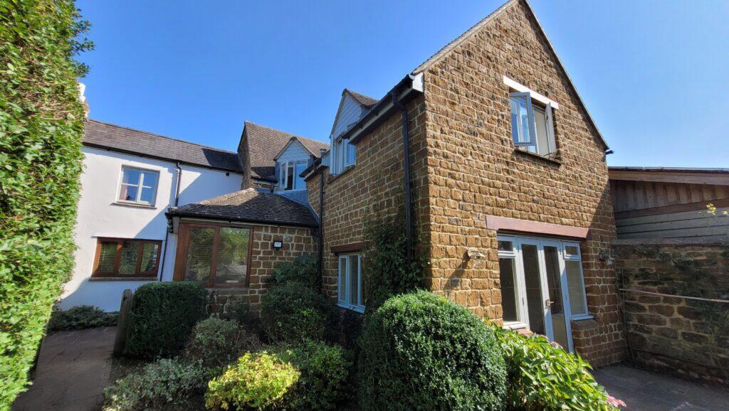 Main image of property: Chapel Lane, Adderbury, OXON, OX17 3LY
