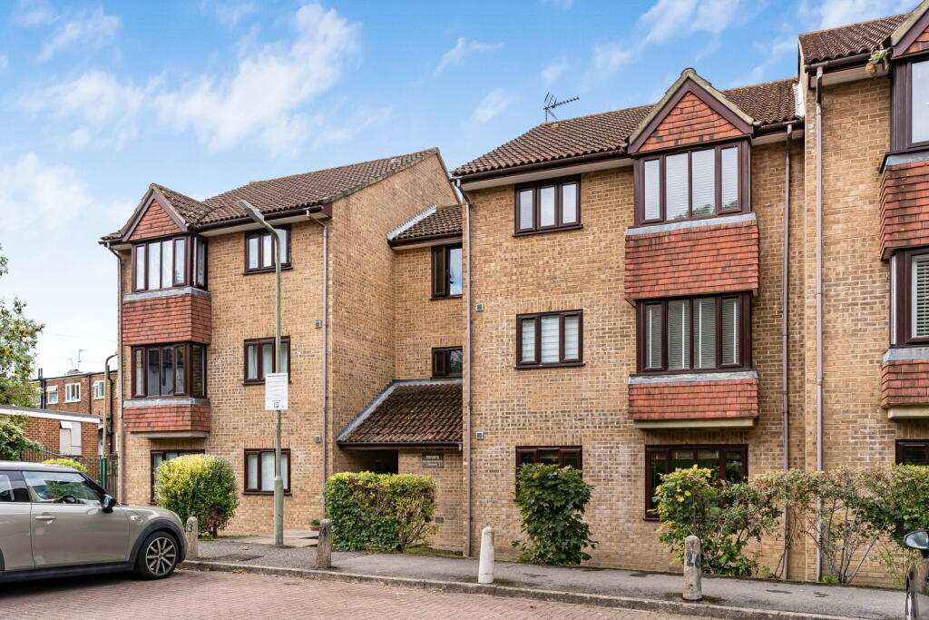 Main image of property: Westbury Close, Whyteleafe, CR3 0DY