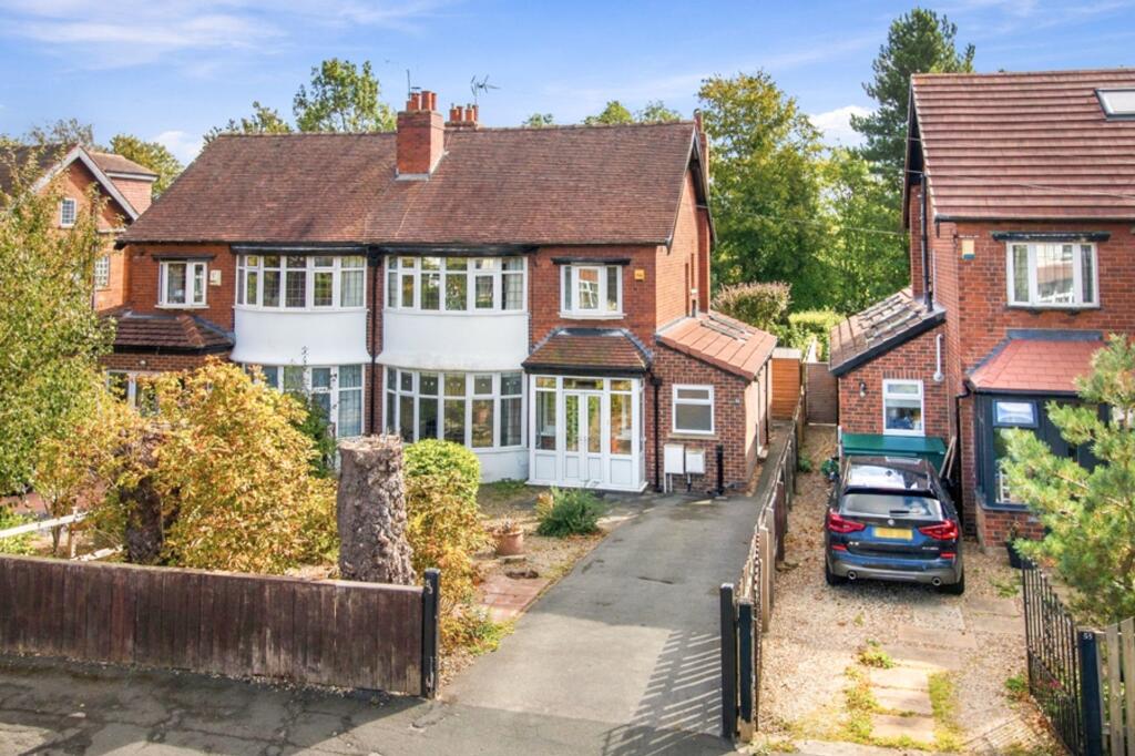 Main image of property: Davies Avenue, Leeds, LS8