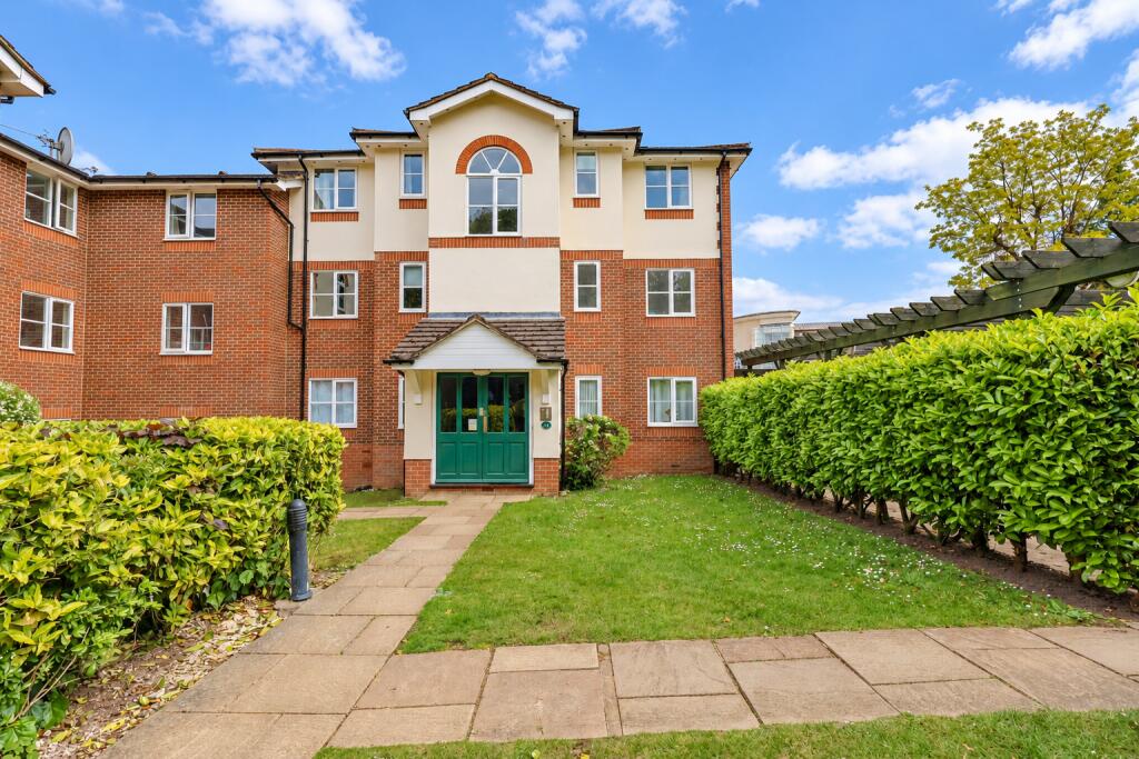 Main image of property: Alexandra Park, Queen Alexandra Road, High Wycombe, Buckinghamshire, HP11
