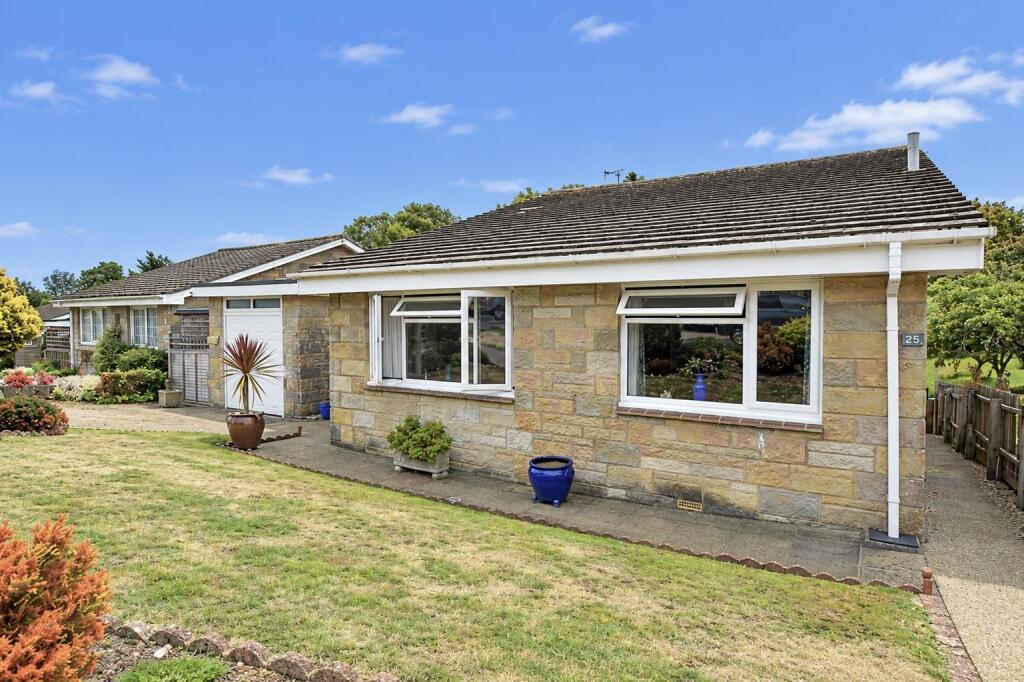 Main image of property: CHAIN FREE * SHANKLIN