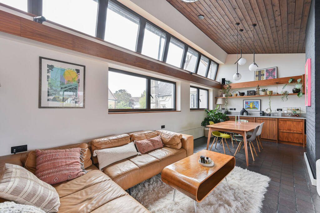Main image of property: New Park Road, Clapham Park, London, SW2
