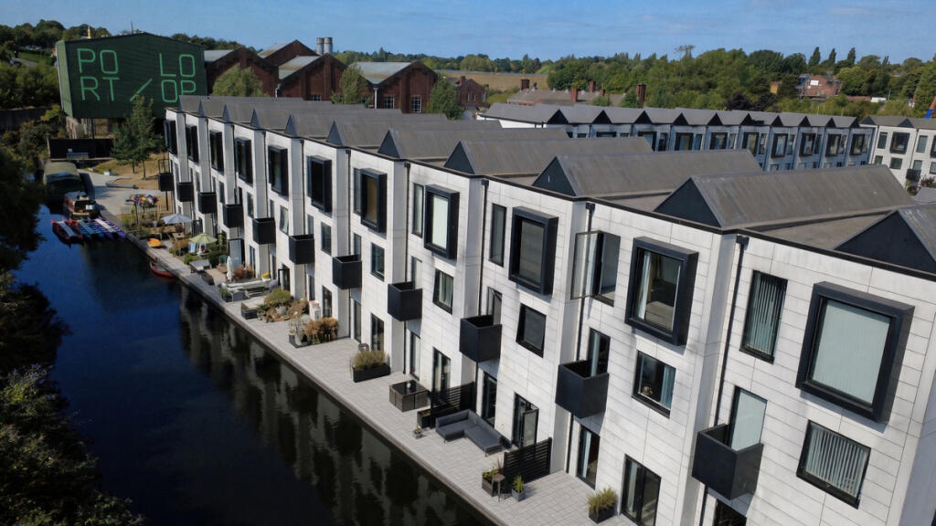 Main image of property: Canal-Side Townhouse | South Loop Park, B16