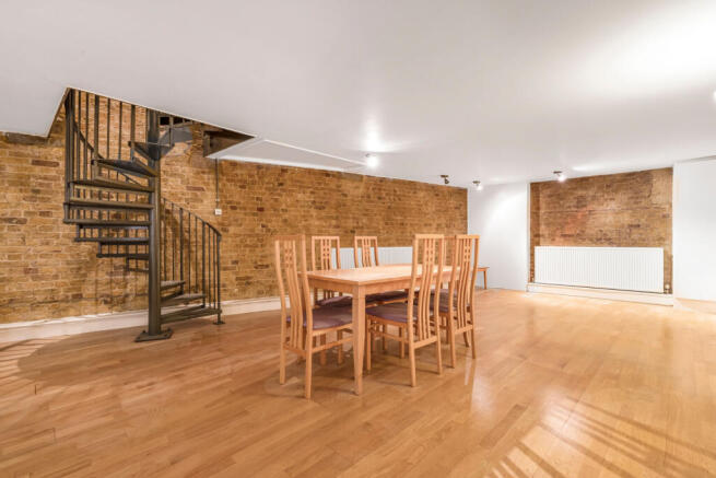 Michael Charles-Flat 8  Gowers Walk-4