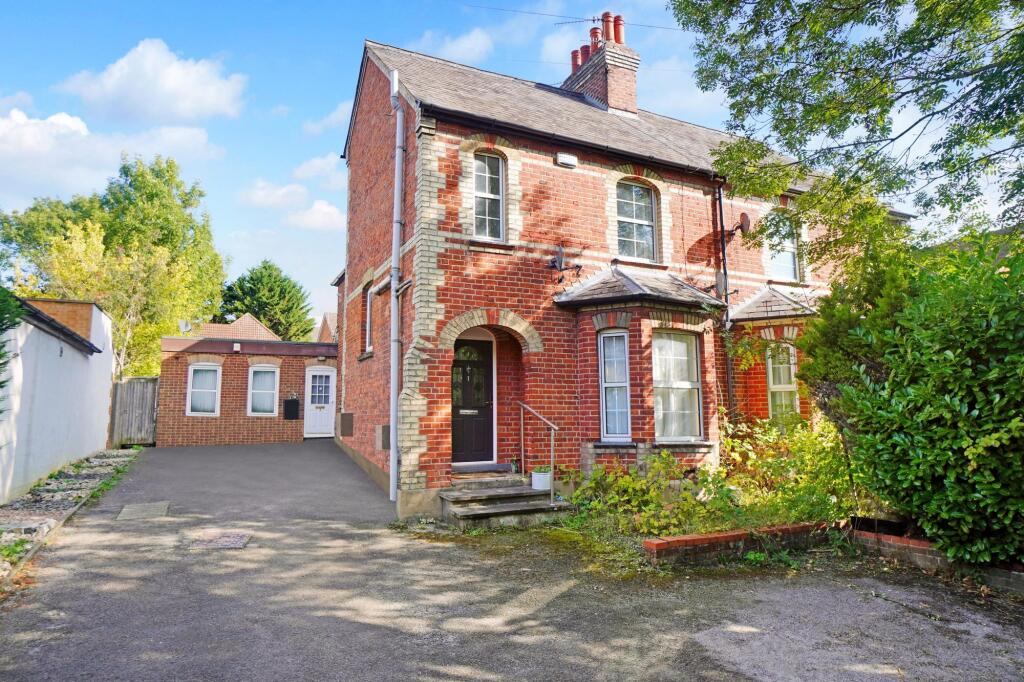 Main image of property: London Road, High Wycombe, HP11