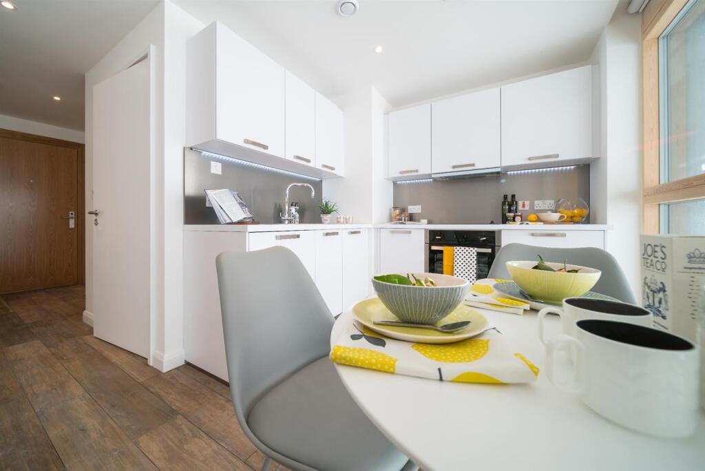 Main image of property: Queen Street, Maidenhead, Berkshire