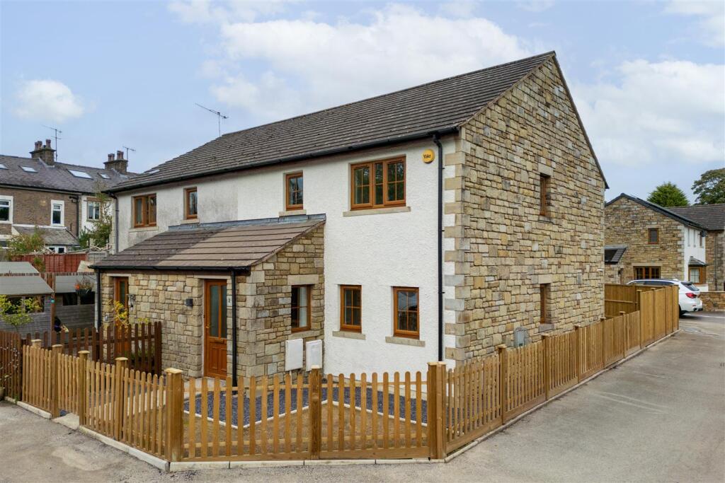 Main image of property: 2 The Sidings, Low Bentham