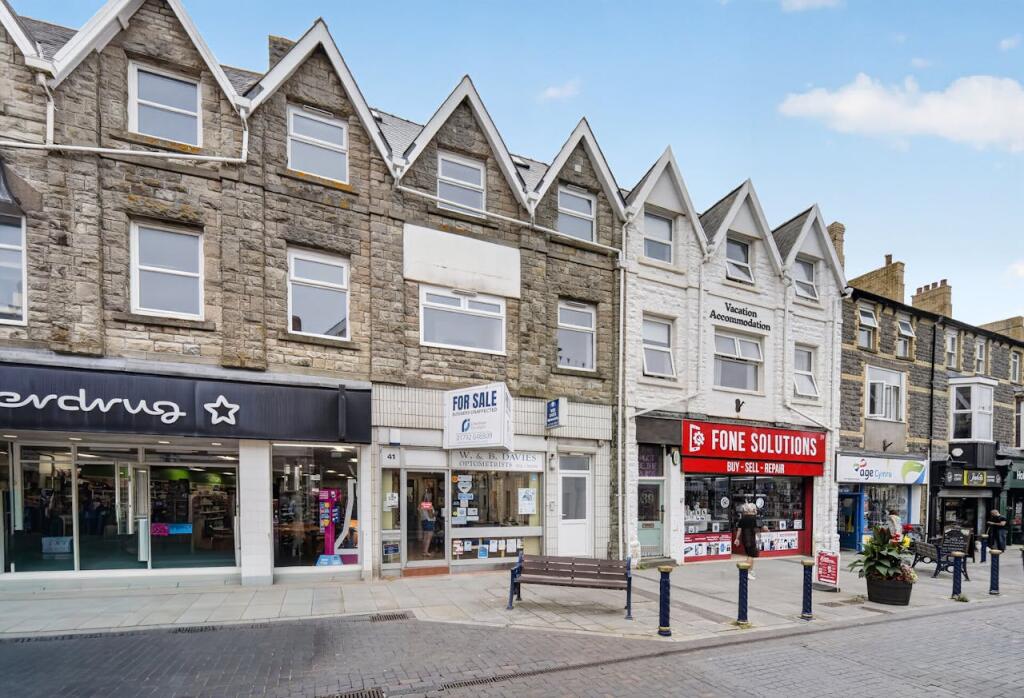 Main image of property: 41 John Street, Porthcawl, CF36 3AP