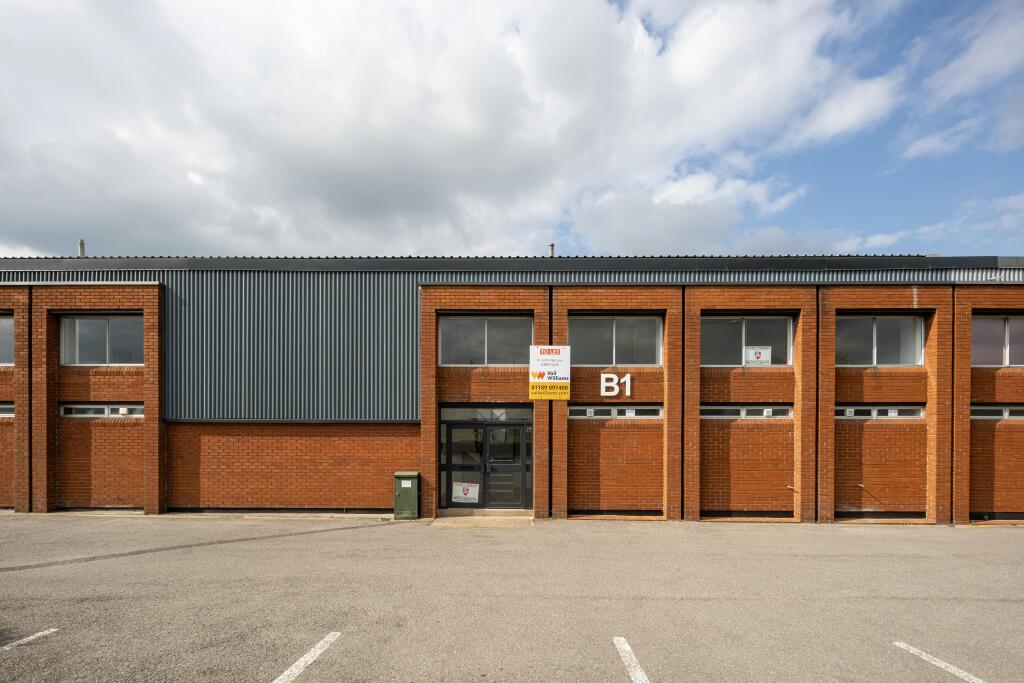 unit B1 & B2 Hambridge Road 24.jpg