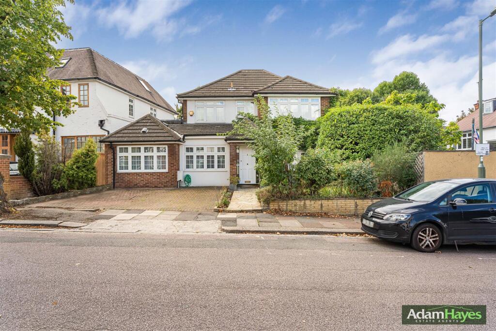 Main image of property: Church Crescent, Finchley, N3