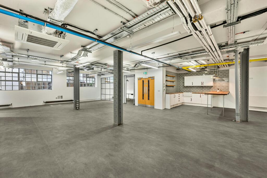 Hall 2.jpg