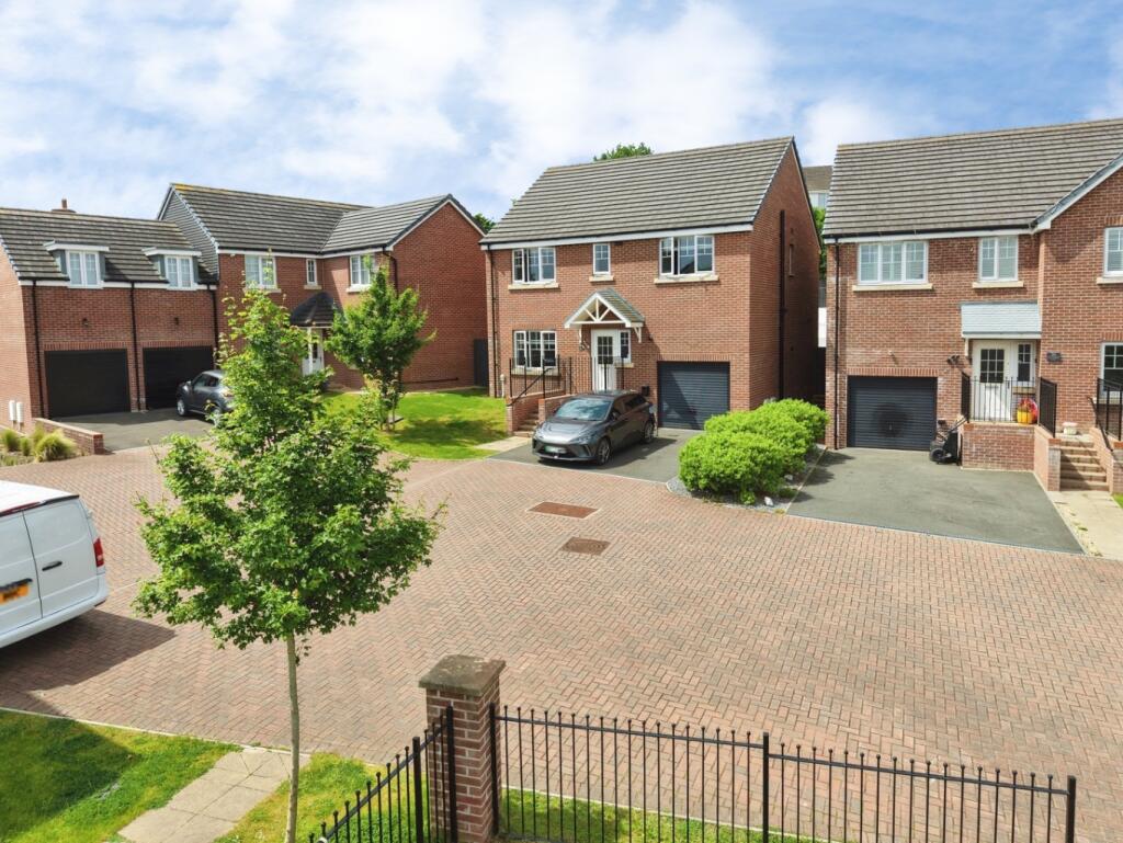 Main image of property: Clos Benallt Fawr, Fforest, Pontarddulais, Swansea, Carmarthenshire, SA4 0TQ