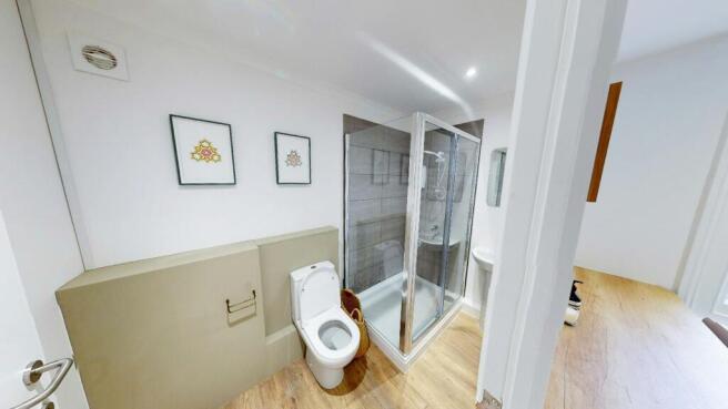 60PembrokeRoad Kensington W8 office to let west London bathroom.jpg
