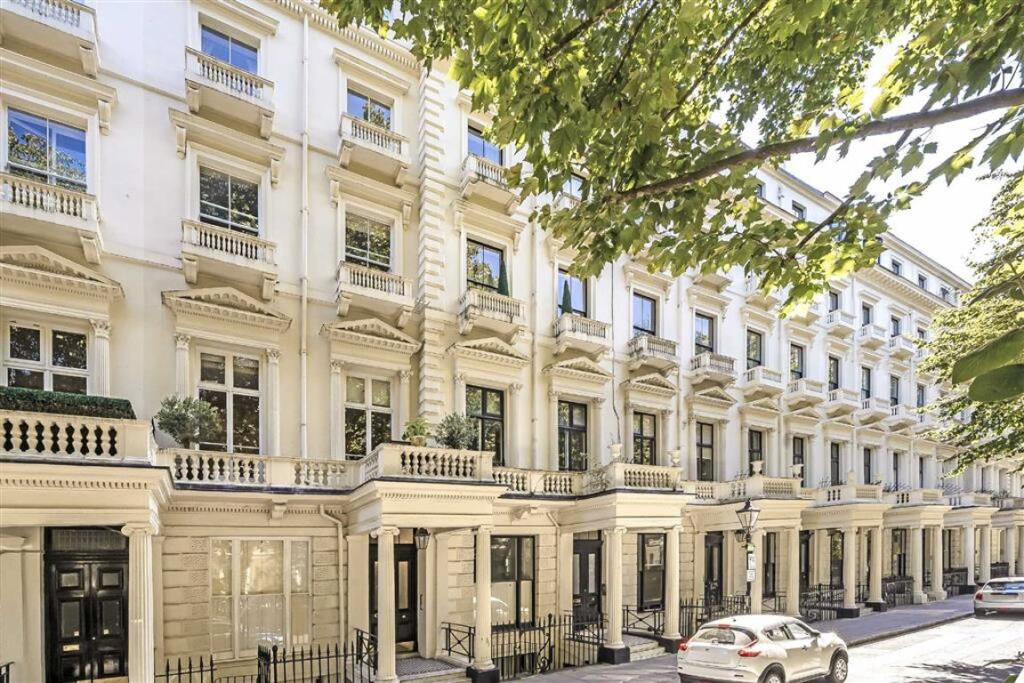Main image of property: Queens Gardens, Hyde Park