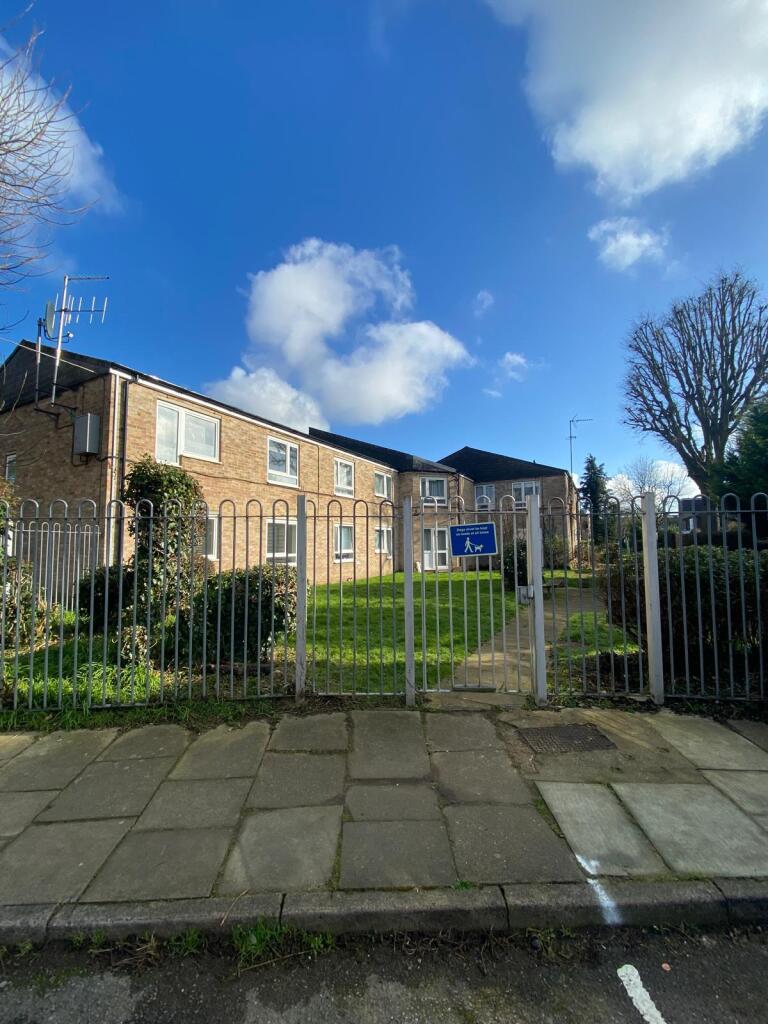 Main image of property: Priors Mead