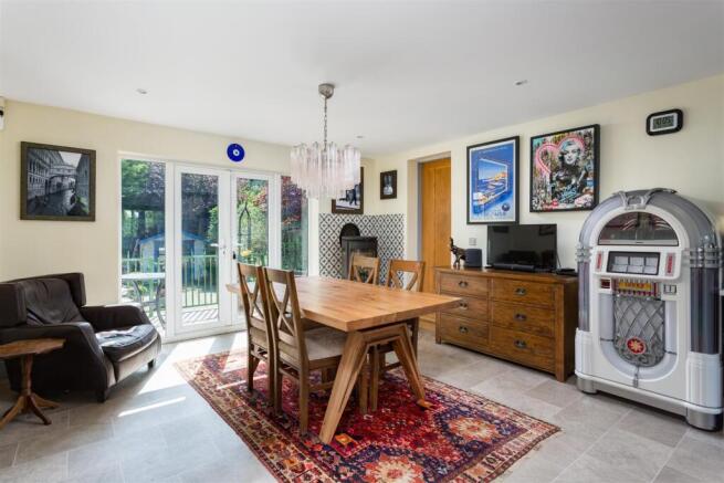 19 Eastgate Close-17.jpg