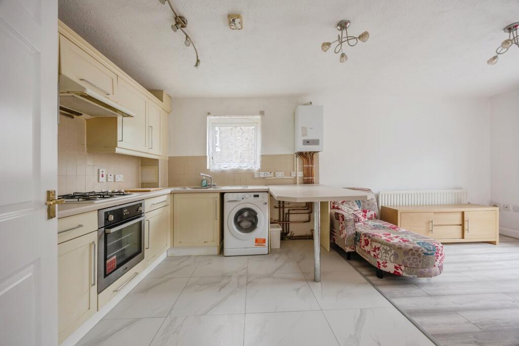 Main image of property: Brighton Road, South Croydon, CR2