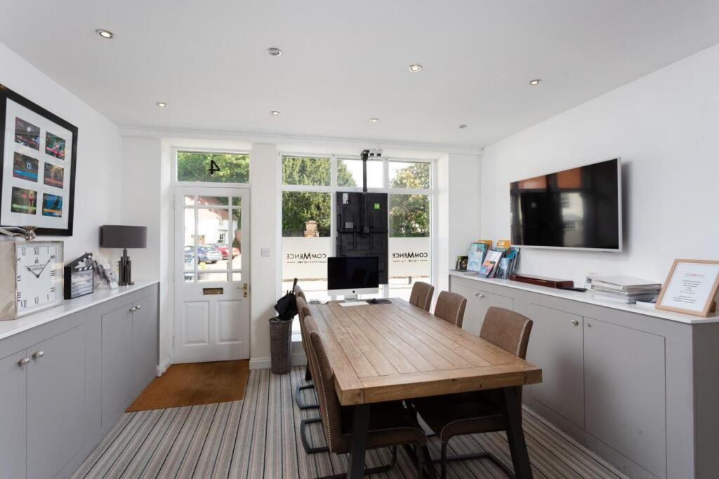 Main image of property: 4/4a Hall Square, Boroughbridge