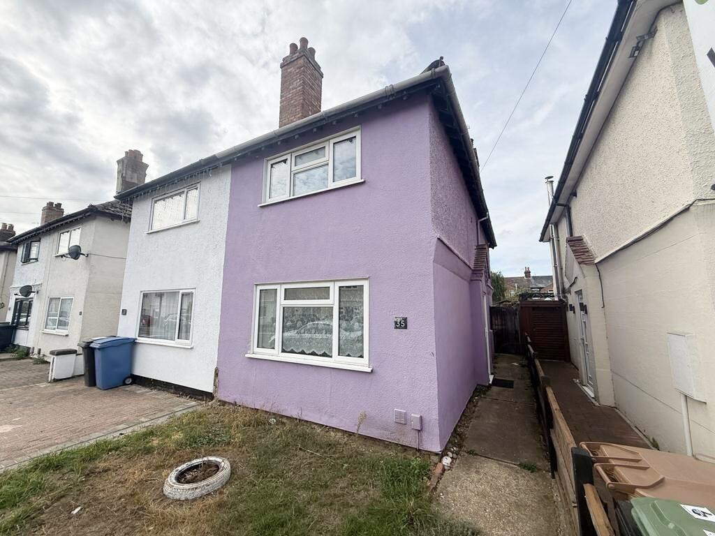 Main image of property: Reading Road, Ipswich, Suffolk, IP4